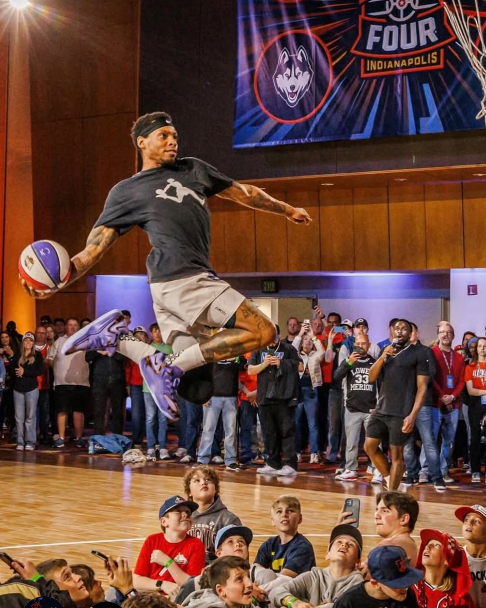 Dunk Shows | Fan Activations | Half Time Features